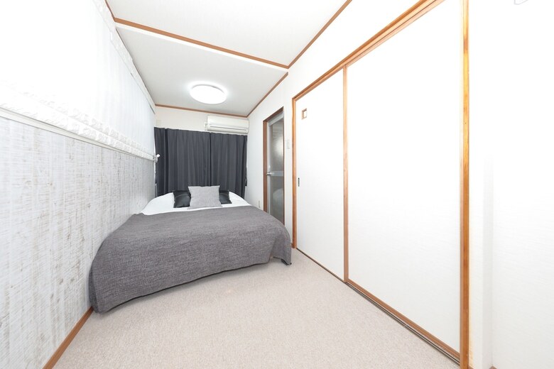 Namba East House01