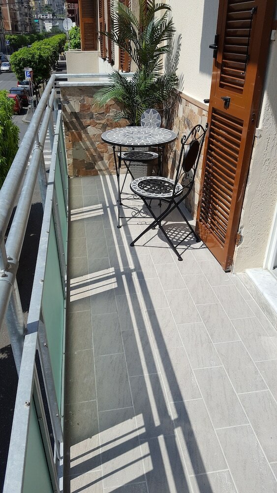 Hotel Ari Guest House