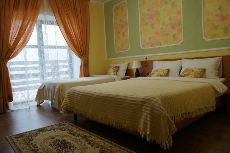 Alpika Hotel