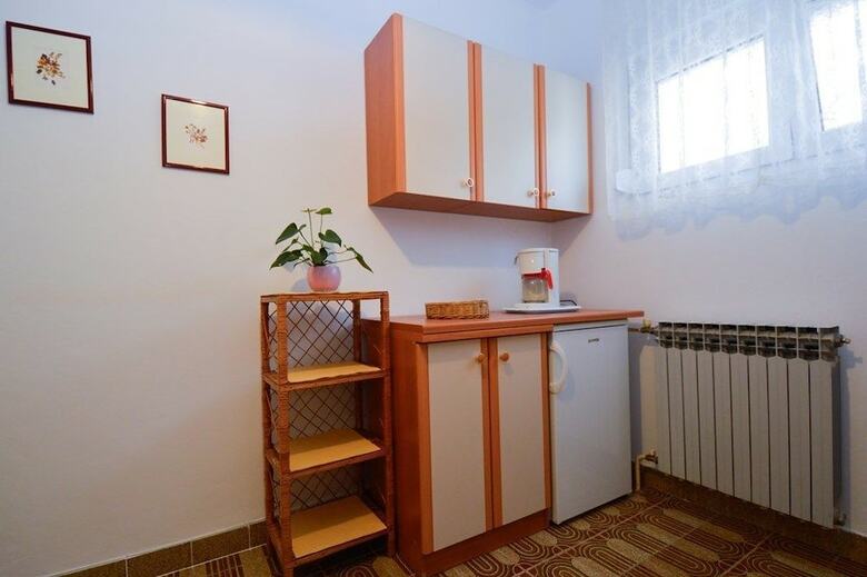 Apartment 23