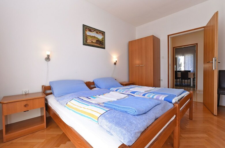 Apartment 74