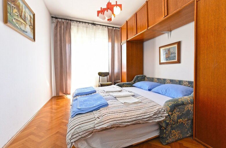 Apartment 74