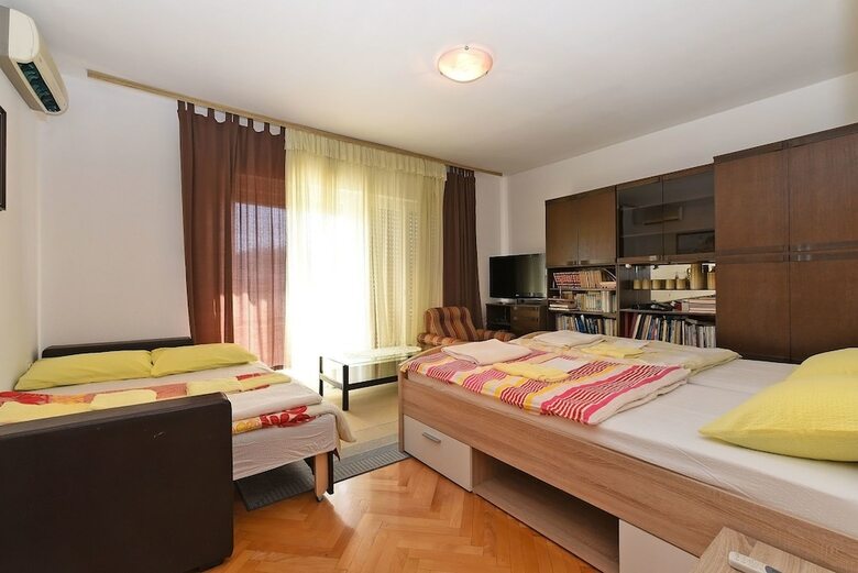 Apartment 74