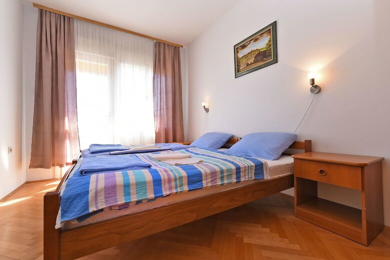 Apartment 74