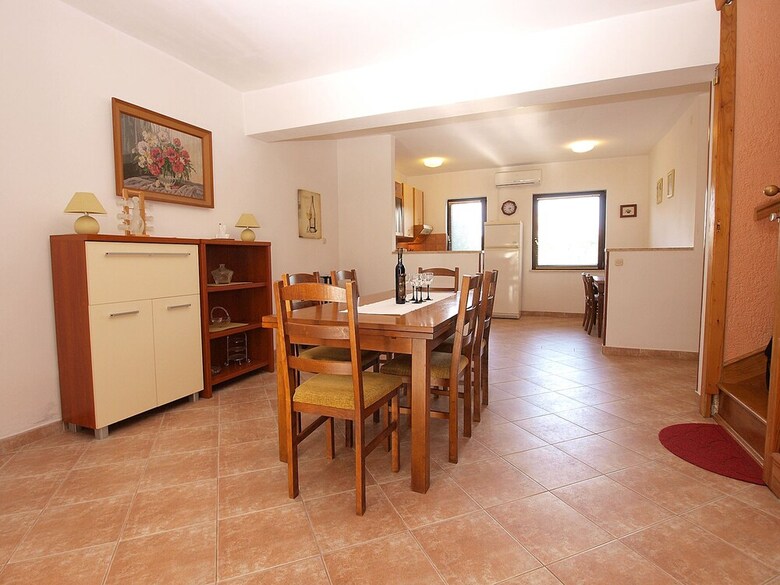 Apartment 70