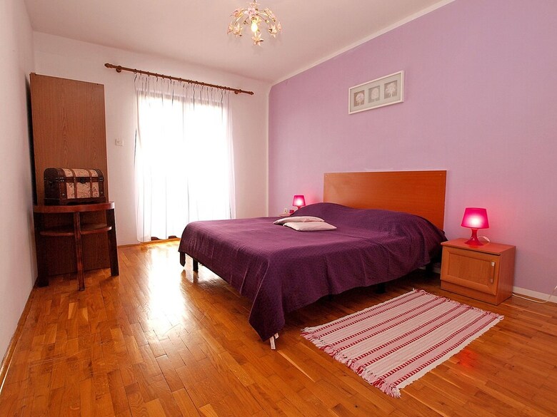 Apartment 70