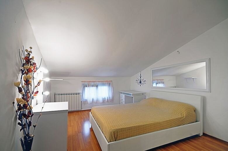 Apartment 70