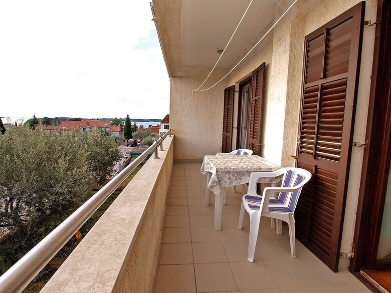 Apartment 70