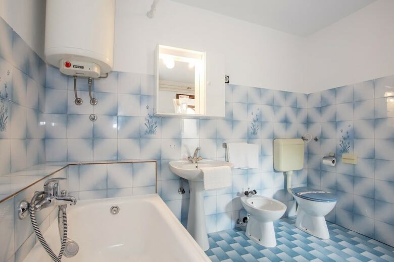 Apartment 34