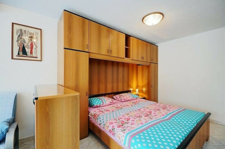 Apartment 43