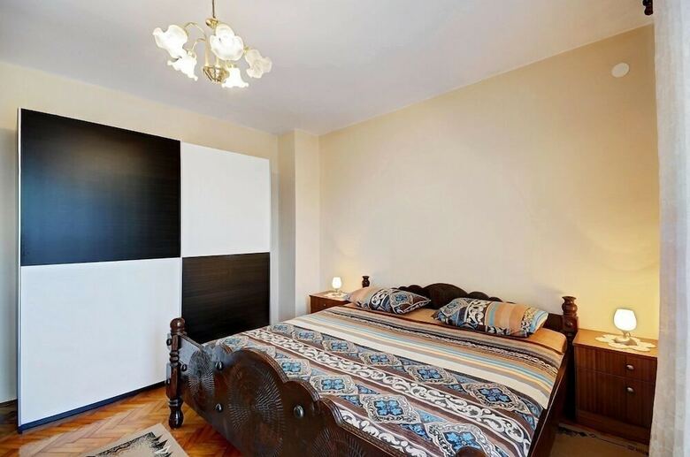 Apartment 43
