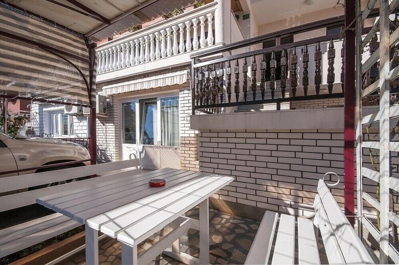 Apartment 43