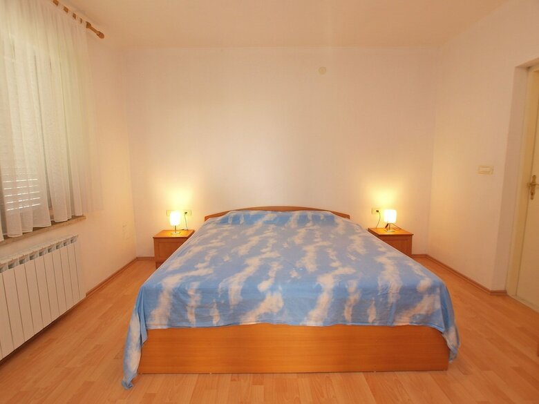 Apartment 21
