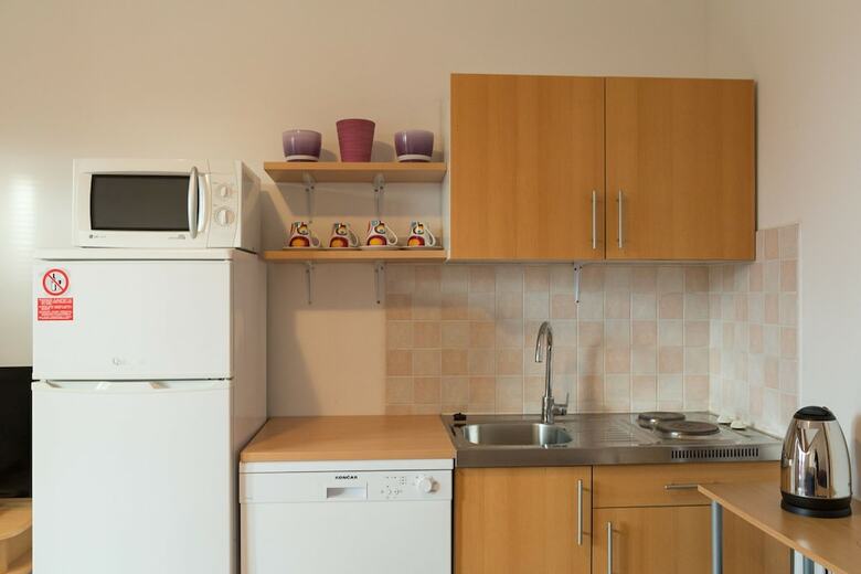 Apartment 21
