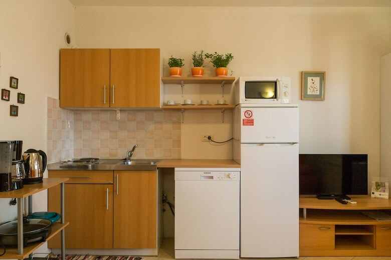 Apartment 21