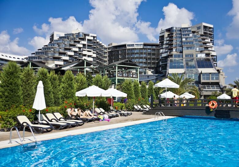 Limak Lara Deluxe Hotel & Resort