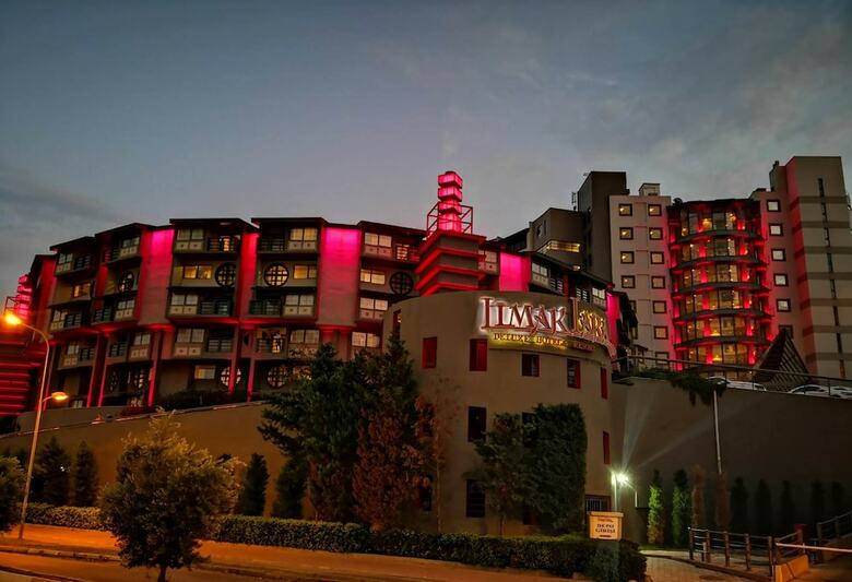Limak Lara Deluxe Hotel & Resort