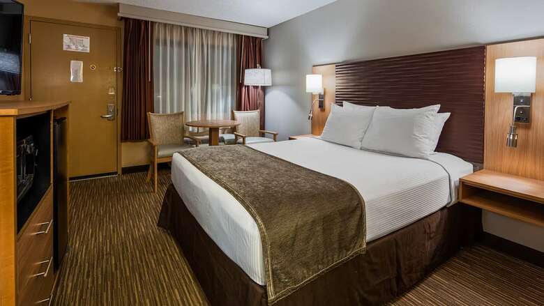 Hotel Best Western Plus Landing View Inn & Suites