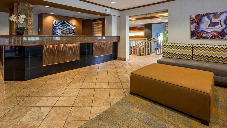 Hotel Best Western Plus Landing View Inn & Suites