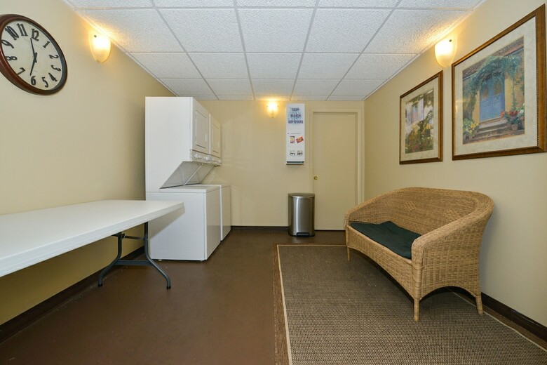 Hotel Best Western Plus Landing View Inn & Suites