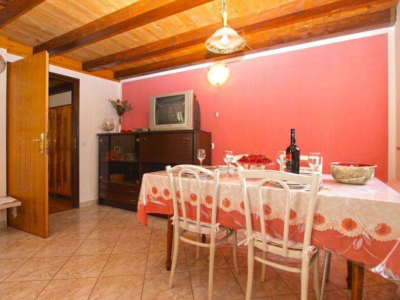 Apartment 64