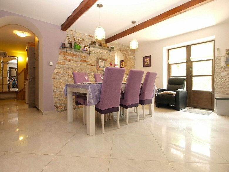Apartment 64