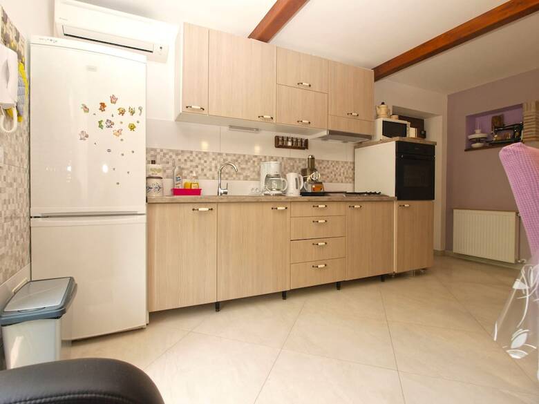 Apartment 64