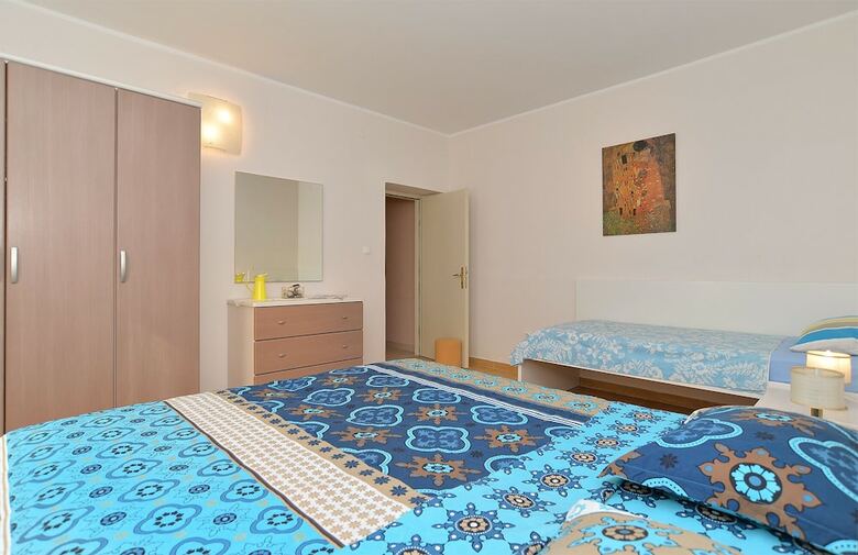 Apartment 38