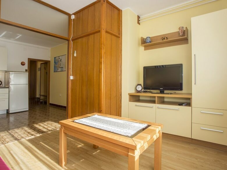 Apartment 51