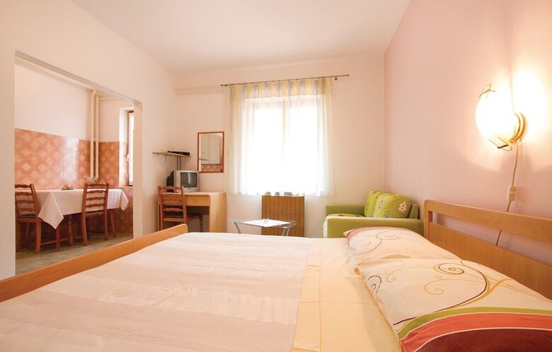 Apartment 167