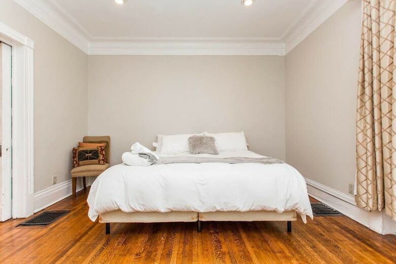 Safe Spacious Mansion Indowntown