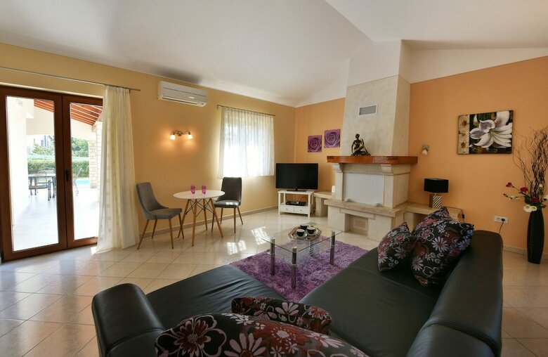 Villa 376