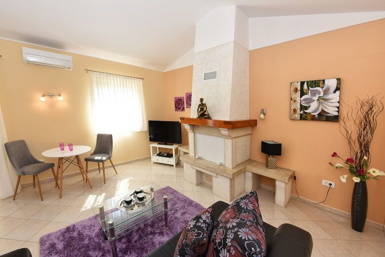 Villa 376