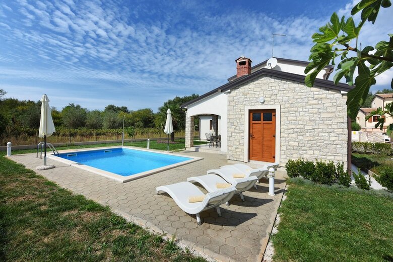 Villa 376
