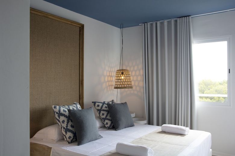 Hotel You & Co. Saler Beach Boutique