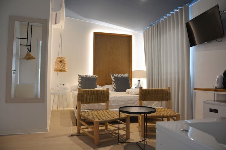 Hotel You & Co. Saler Beach Boutique