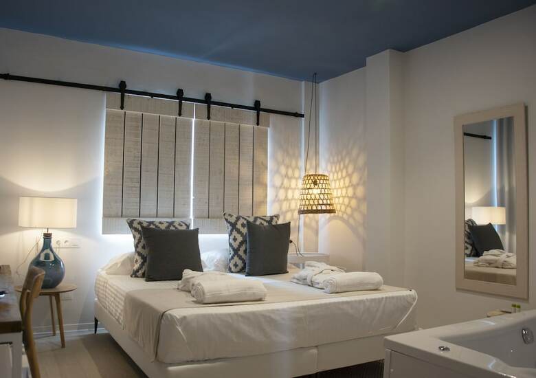 Hotel You & Co. Saler Beach Boutique