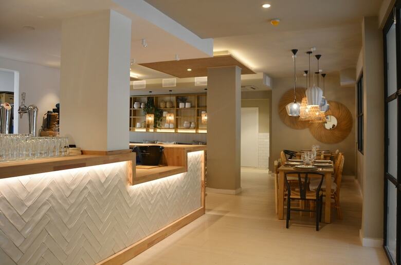 Hotel You & Co. Saler Beach Boutique