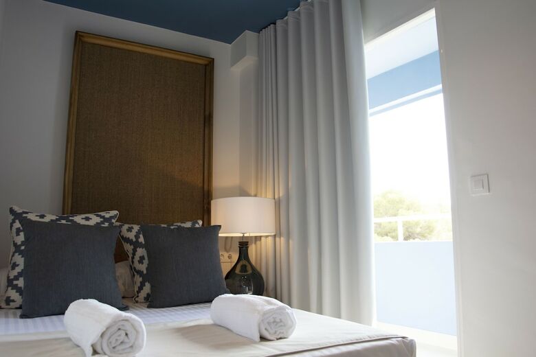 Hotel You & Co. Saler Beach Boutique