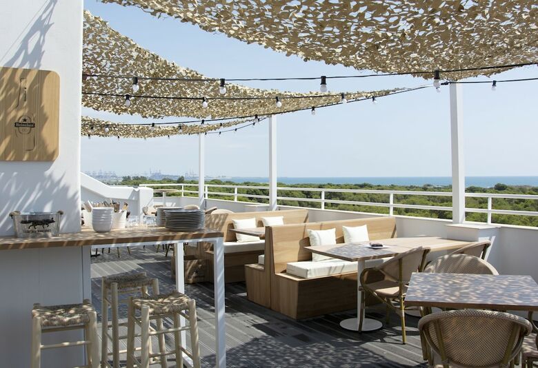 Hotel You & Co. Saler Beach Boutique