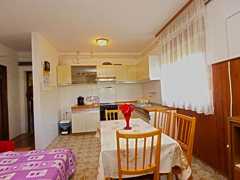 Apartment 390