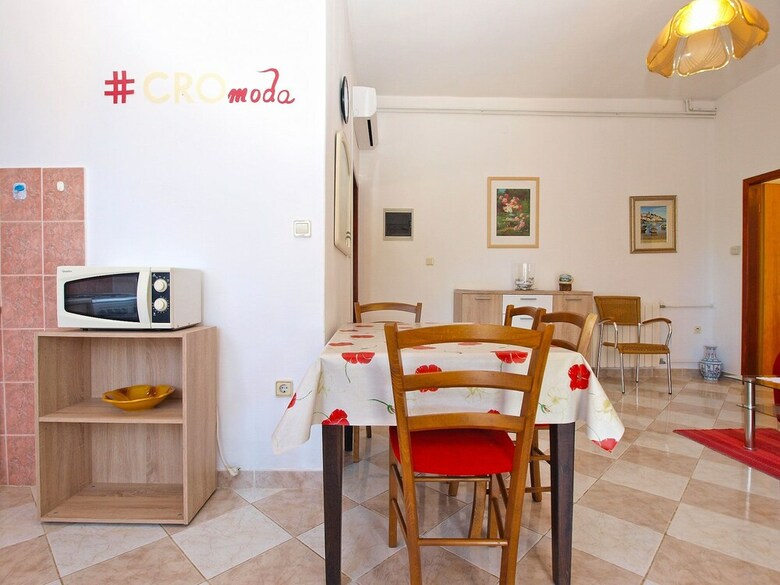 Apartment 539