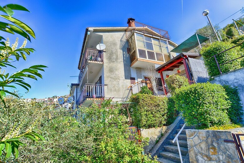 Apartment 650