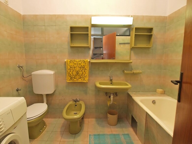 Apartment 439