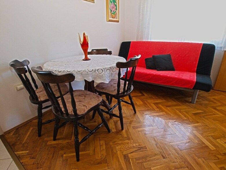 Apartment 613
