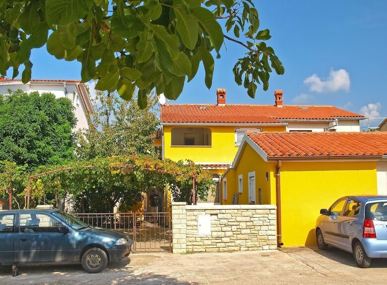 Apartment 436