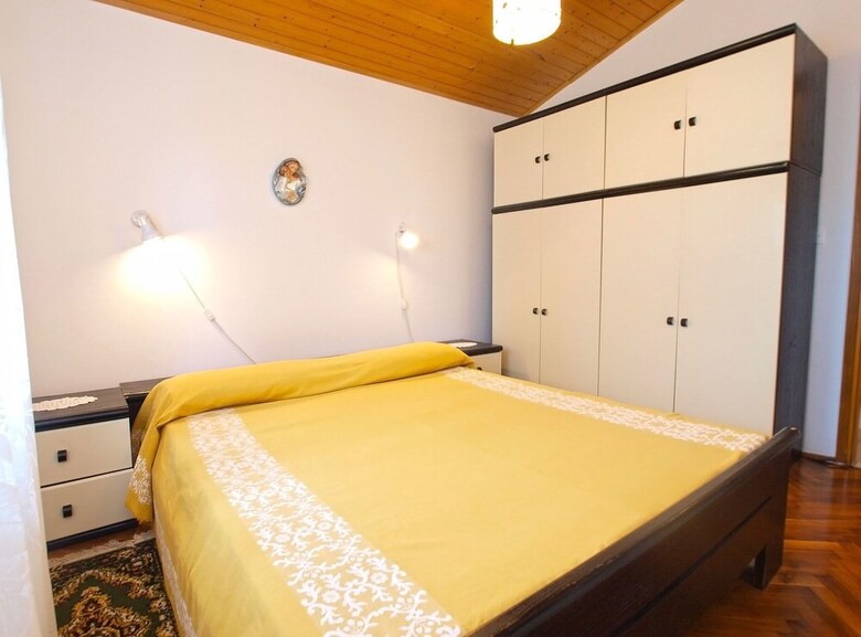 Apartment 728