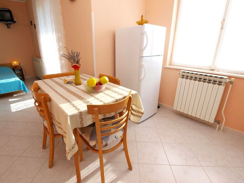 Apartment 757