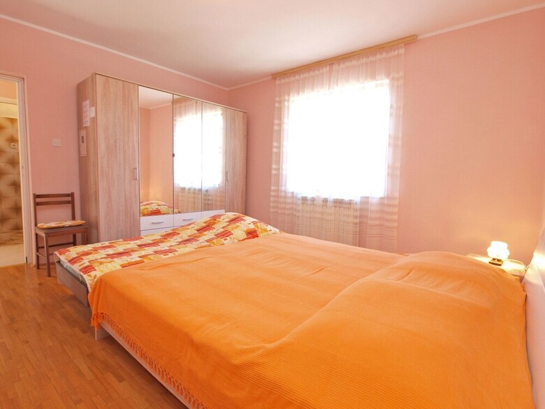 Apartment 757