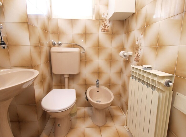 Apartment 757